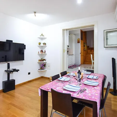 別荘 3 Bedroom Gorgeous In ピッツォ