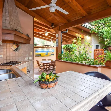 Ferienhaus 3 Bedroom Gorgeous In Pizzo (Calabria)