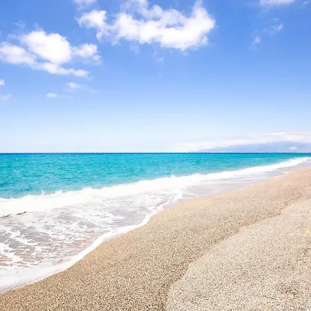 3 Bedroom Gorgeous In Pizzo (Calabria)