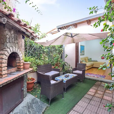 3 Bedroom Gorgeous In 펜션